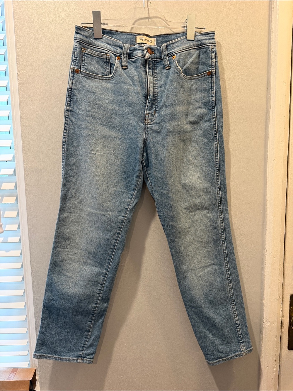 Madewell Women’s Stovepipe Light Wash Relaxed Jeans